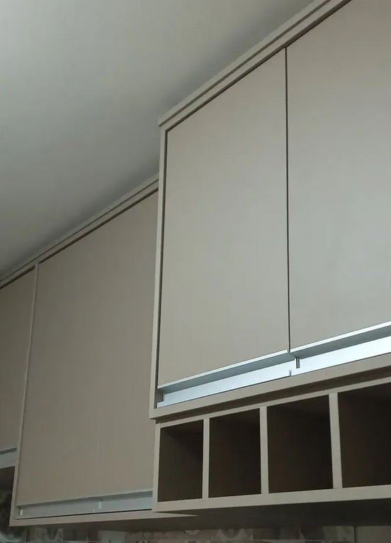 Armários superiores planejados